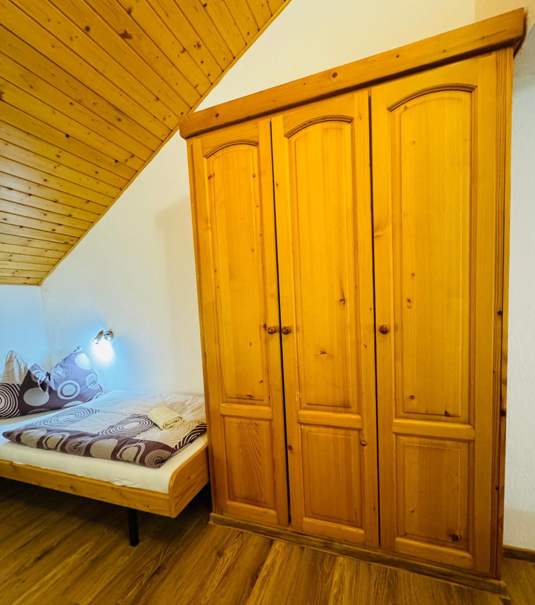 Liptovský Mikuláš Penzion Familia Antol מראה חיצוני תמונה
